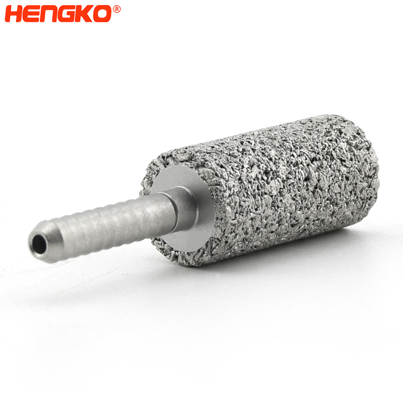 Porous sintering aerator -DSC 4431