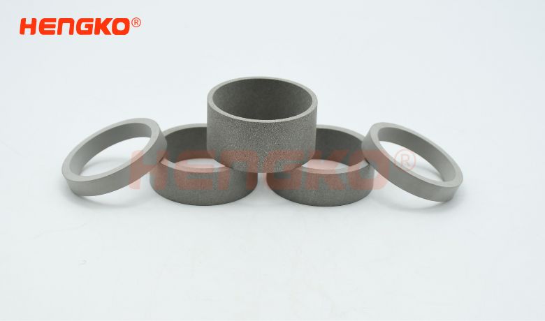 Fabricación OEM de anillos de metal sinterizado poroso.